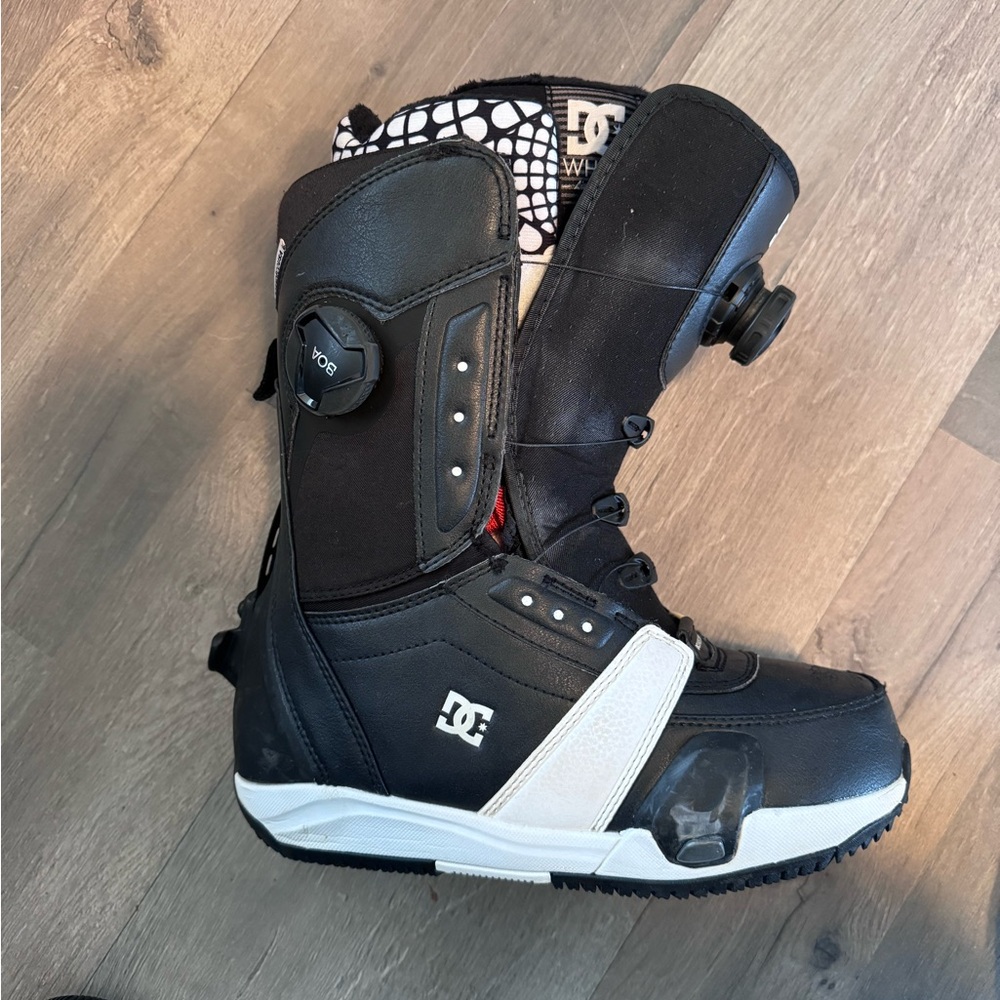 DC STEP ONS Black and White Snowboard Boots